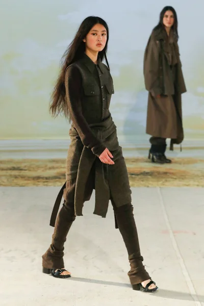 Look 24